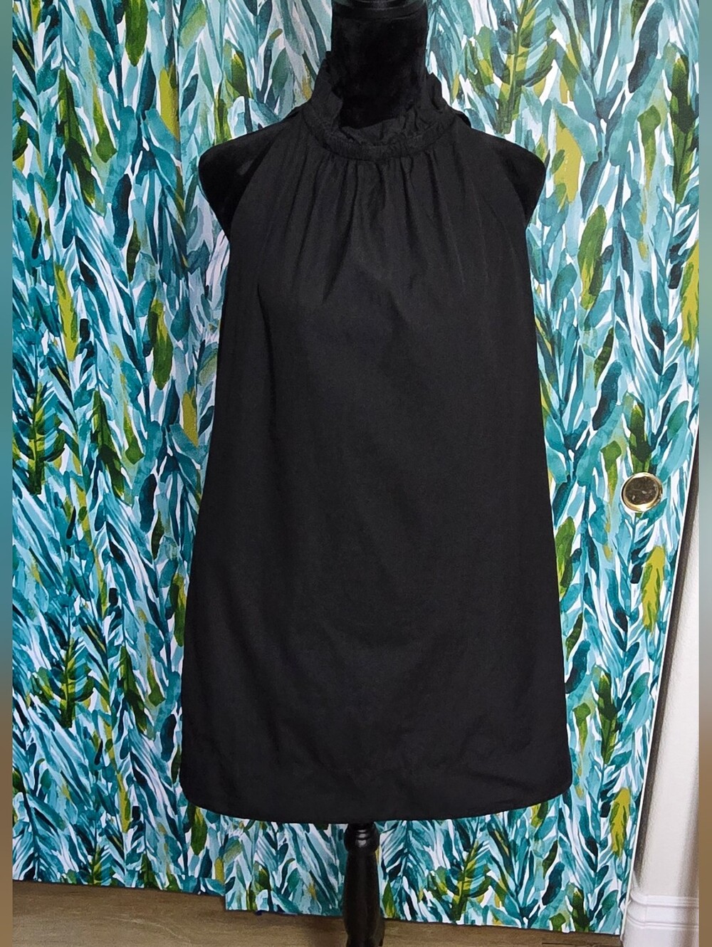 European Culture Black Sleeveless Mock Neck Trapeze Shift Dress